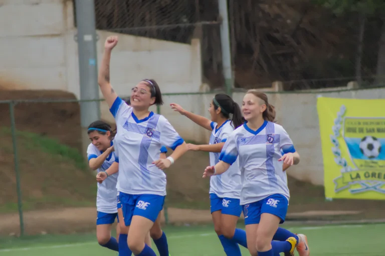 Estudiantes de Quilpué rama femenina